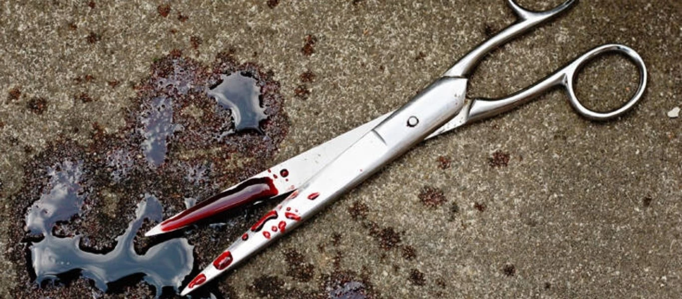 Σοκαριστική επίθεση μητέρας στην 3χρονη κόρη της - Της κάρφωσε το ψαλίδι στον λαιμό